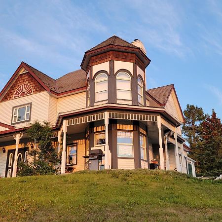 Bluejay Suites B&B Whitehorse Extérieur photo