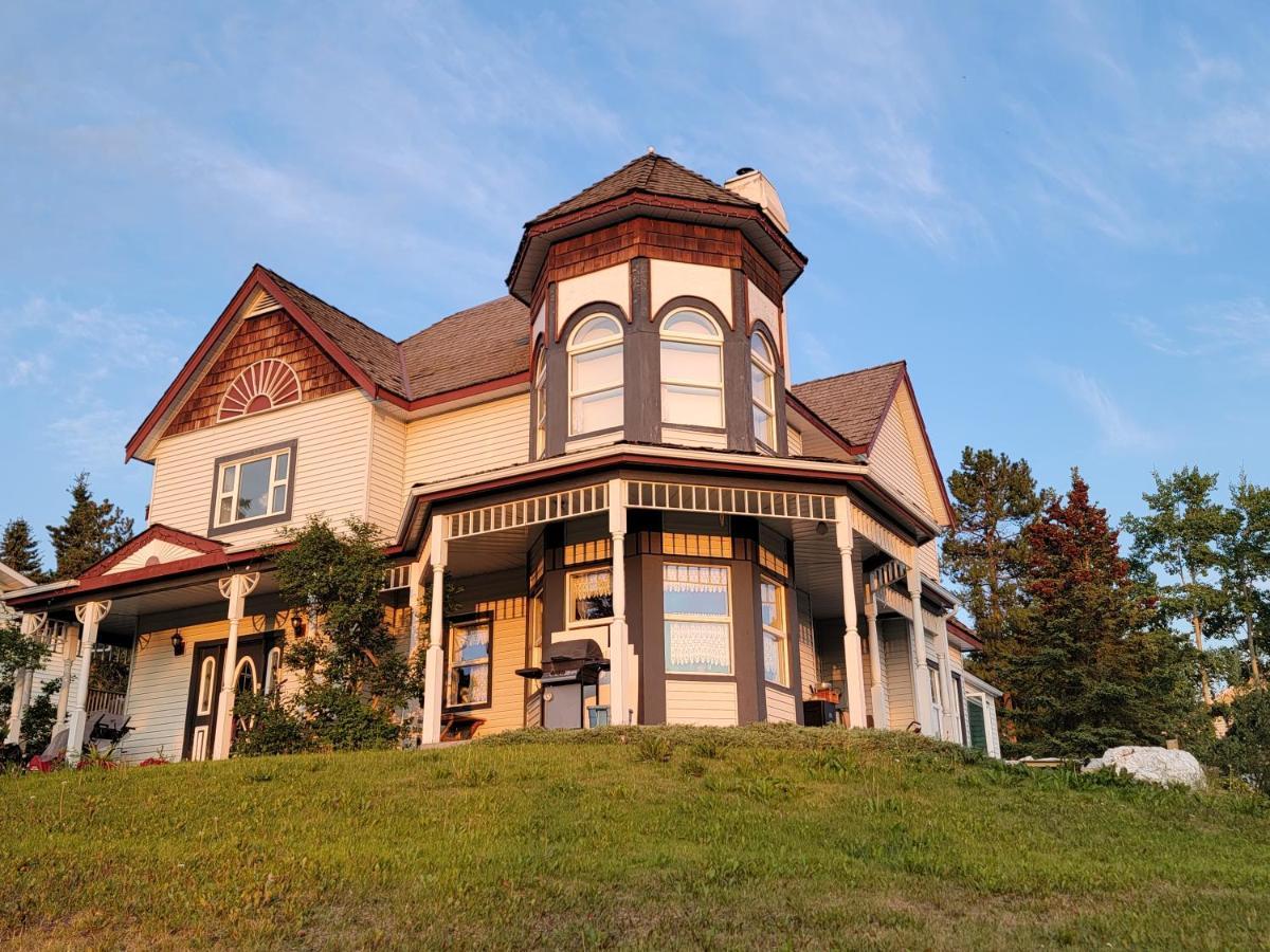 Bluejay Suites B&B Whitehorse Extérieur photo